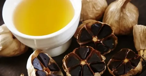 تصویر 4 از سیر سیاه ژاپن تازه و خوش‌ طعم با طعم ماندگار